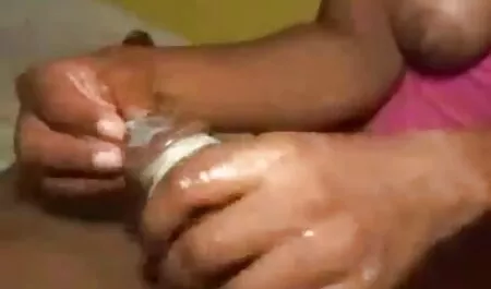 ورزش ها در بر داشت دیگر شلوار در آپارتمان ، و کانال های sexتلگرام صحبت با دوست پسر خود